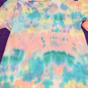 XL tie dye shirt